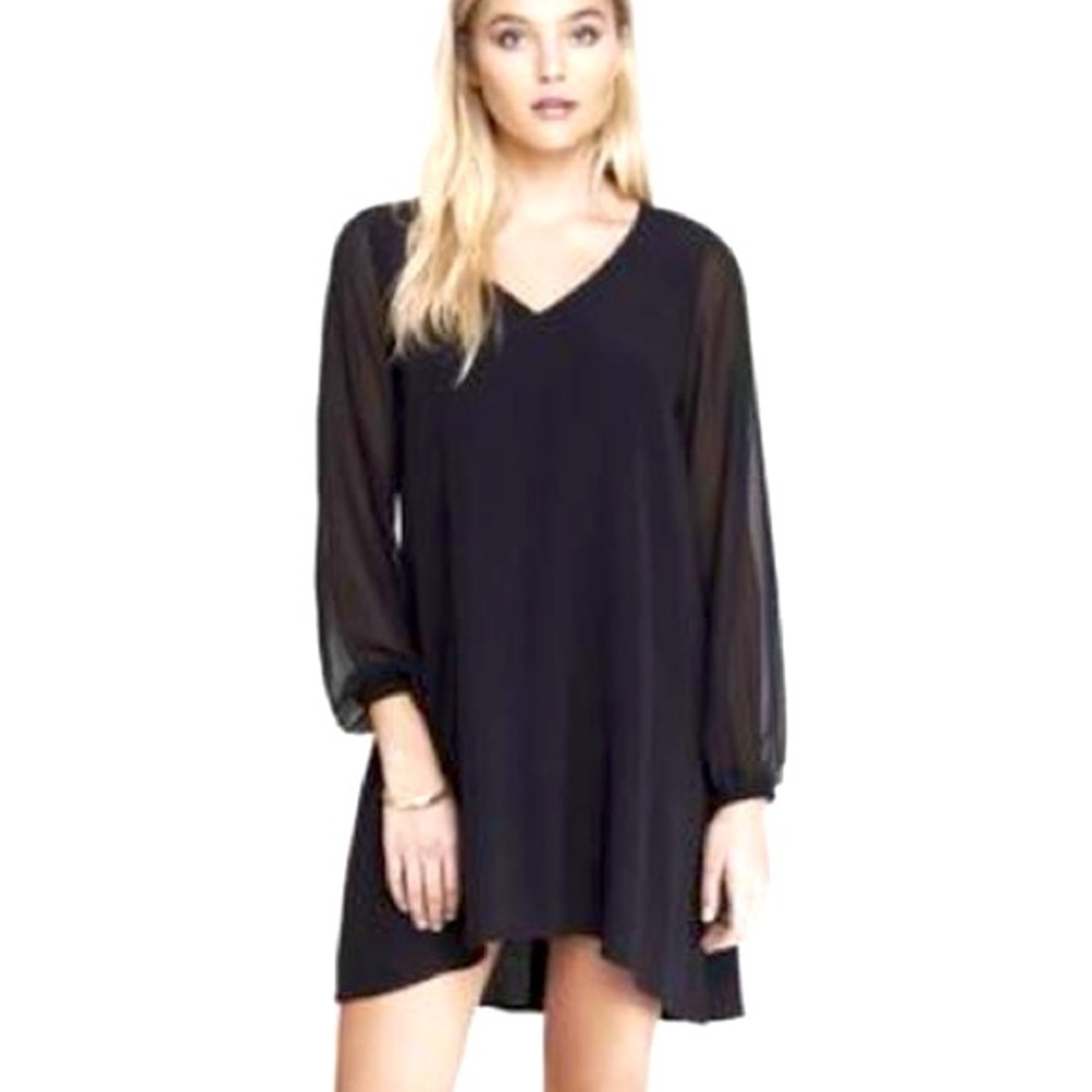 Express Black Poet Sleeve Hi-Lo Hem
Trapeze Dress S/P LIKE NEW
